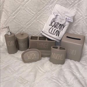 Rae Dunn Bathroom Set